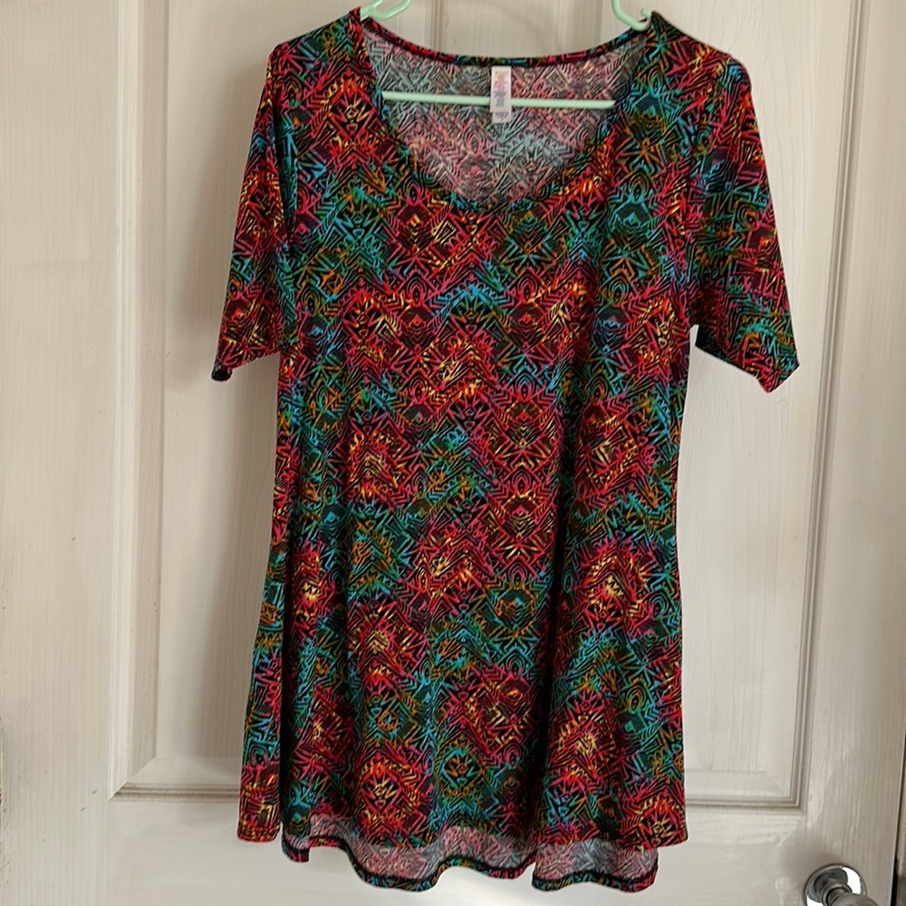 LuLaRoe Women’s Shirt
